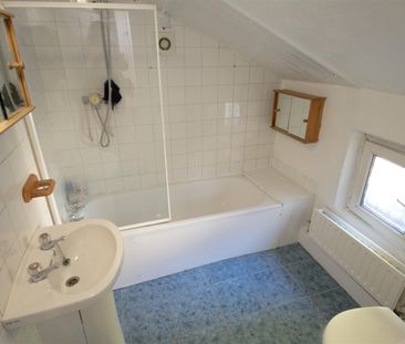 Regent Terrace, Hyde Park, LS6 1NP, Leeds - Photo 3