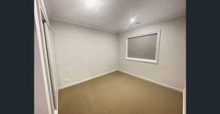 Highly desired & family friendly house in Minta Estate! - Photo 4