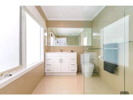 5 Maroona Road, Brighton VIC 3186 - House For Rent | Domain - Photo 5