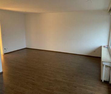 Helle 3-Zimmerwohnung mit Sonnenbalkon in bevorzugter Wohnlage von ... - Photo 2