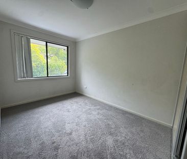 New carpet 4 Bedroom Townhouse Ready For Lease! - Photo 4