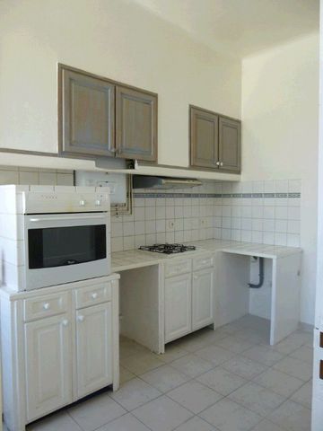 Appartement 3 pièces 58m2 MARSEILLE 6EME 738 euros - Photo 5