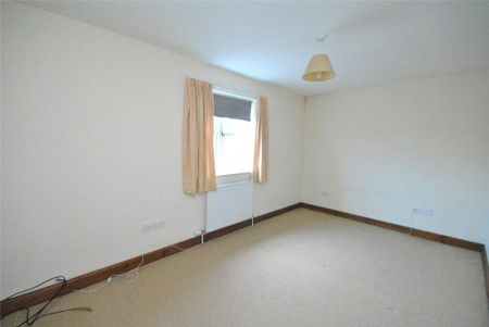 2 bedroom end of terrace house to rent - Photo 2