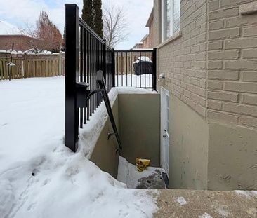 For Lease - 107 Bel Canto Crescent Unit# Basement, Richmond Hill, O... - Photo 4