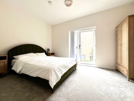 Peartree Avenue, SW17, London - Photo 5