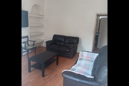 4 Bed Terraced House, Brudenell Avenue, LS6 - Photo 2