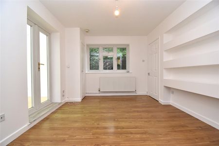 Darnel Way, Stanway, Colchester, Essex, CO3 0PN - Photo 3