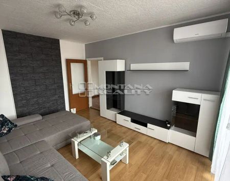 Pronájem bytu 2+1, balkon, 50 m - Photo 2