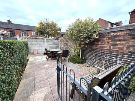 2 bedroom terraced house to rent - Photo 5
