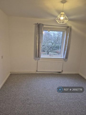 3 bedroom terraced house to rent - Photo 2