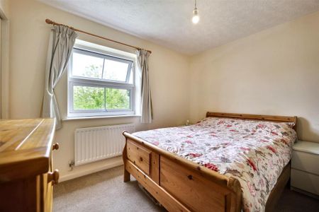 3 bedroom semi-detached house to rent - Photo 4