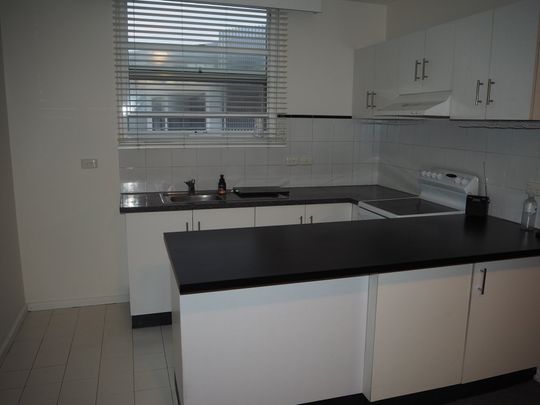 Well Appointed Apartment in Prime Essendon Location - Photo 1