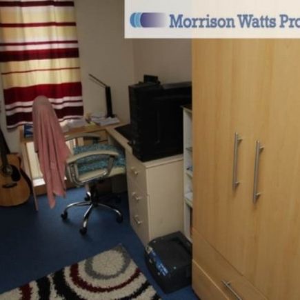 4 Bed - Woodsley Road, Hyde Park, Leeds - Photo 1