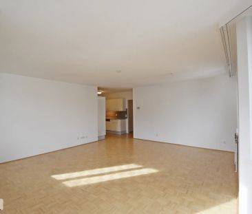 Sonnige 3 Zimmer Wohnung mit einem großzügigem Wohnbereich - Photo 1