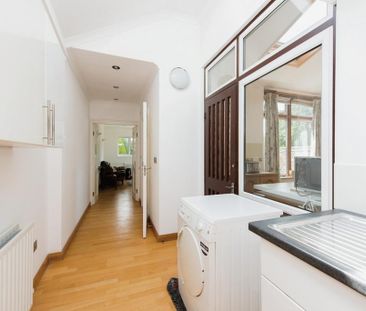 4 bedroom semi-detached house to rent - Photo 4