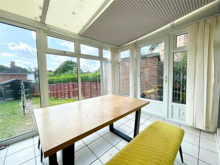 5 bedroom end of terrace house to rent - Photo 5
