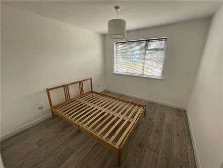 Bower Court, Woking, Surrey, GU22 8HB - Photo 2