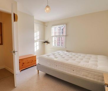 1 bedroom character property to rent - Photo 5