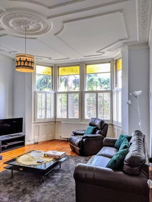 1 Bed Flat, Vanbrugh Hill, SE3 - Photo 1