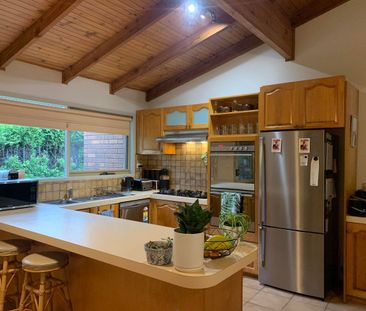 Stunning 4 Bedroom Home with Landscaped Garden in Templestowe - Photo 6