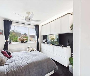 Whins Close, Camberley, Surrey, GU15 - Photo 4