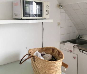 Logement à Paris, Location meublée - Photo 2