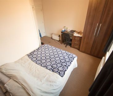 St Michaels Villas, Headingley, LS6 3AF, Leeds - Photo 2