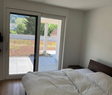 BEFRISTET - Grosszügige 5.5-Zimmer-Dachwohnung mit Panoramablick in Siebnen - Photo 4