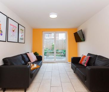 5 bedroom detached house to rent - Photo 1