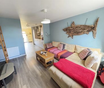 Ruby Red Row, Exeter - Photo 2
