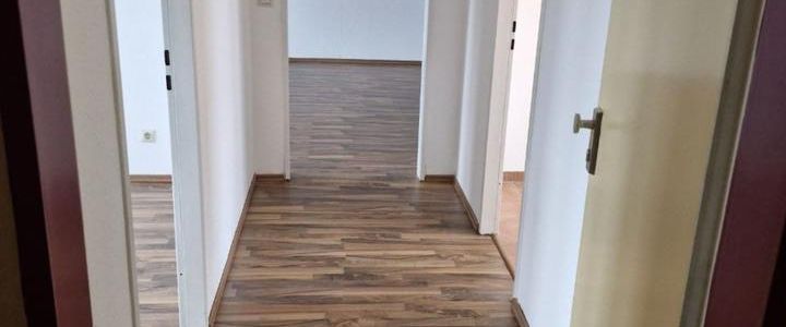 Helle 2- Zi-Dachgeschosswohnung in ruhiger Lage von Essen-Bochold - Foto 1