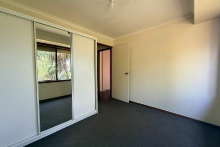 15 Reeves Court, Hampton Park VIC - Photo 2