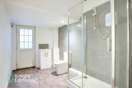 1 bedroom ground floor flat to rent - Photo 4