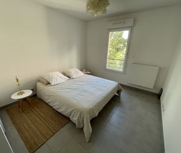 Location Appartement 3 pièces 80m² NIMES 30000 - Photo 2