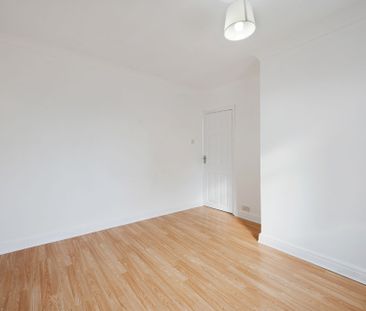 3 bed terraced house to rent in Polefield Hall Road, Manchester, M25 - Photo 5