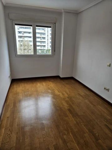 Piso de alquiler en Calle del Hierro, Legazpi - Photo 5