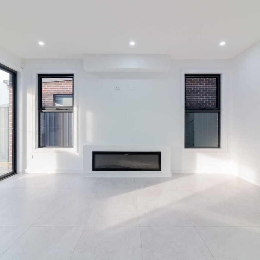 Brand New Modern Contemporary Family Home!!! - Photo 1