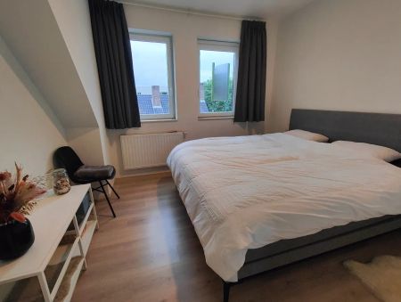 Centraal gelegen appartement met twee slaapkamers met garage en berging - Photo 5