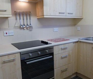 2 bedroom semi-detached house to rent - Photo 5