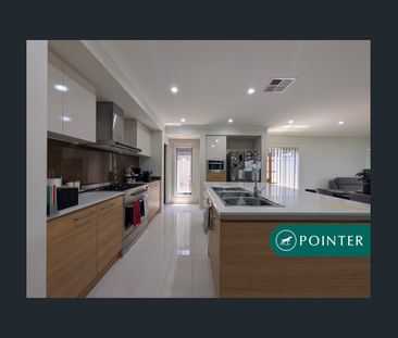 Contemporary Family Home with Multiple Living Areas. - Photo 6