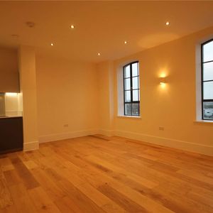 Impressive one bedroom apartment on the fourth floor of this historic popular development. - Photo 2
