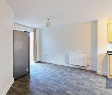 4 bedroom terraced house to rent - Photo 4