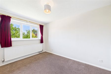 4 bedroom House in Acacia Avenue, Owlsmoor - Photo 5