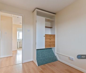 3 bedroom detached house to rent - Photo 5