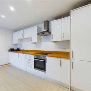 Butler House, Maidenhead Butler House, Maidenhead - Photo 3