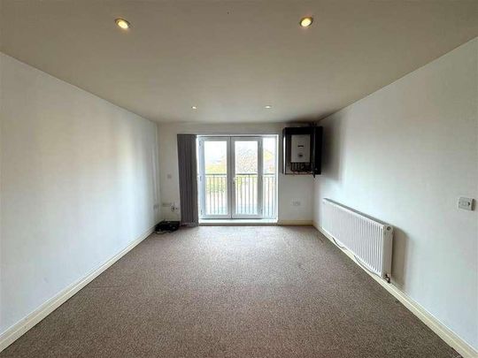 Long Causeway, Farnworth, BL4 - Photo 1