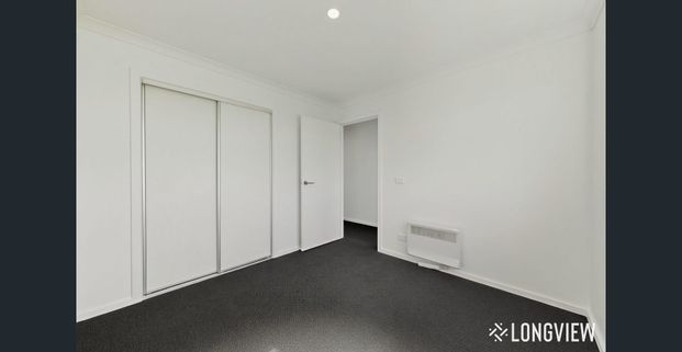 Modern Living in Clyde North – Convenience Meets Lifestyle - Photo 1