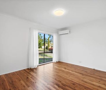 “Charming Family Home in Kings Langley” - Photo 4