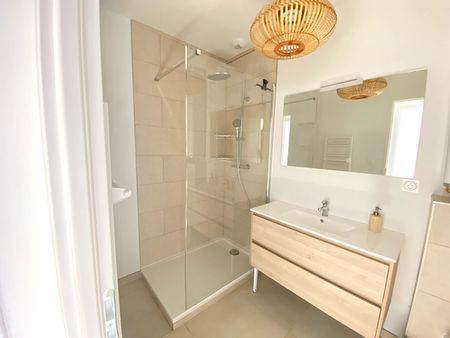 � louer Appartement T3 meubl� avec grande terrasse, parking et cave Simiane-Collongue, - Photo 5