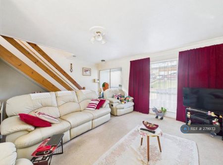 3 bedroom detached house to rent - Photo 3